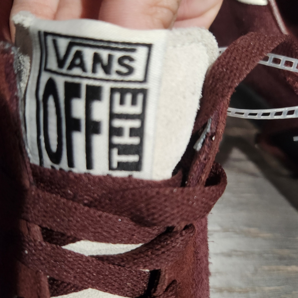 NWOT Vans Burgundy and Cream Sneakers Womens Size7.5 - Picture 3 of 5